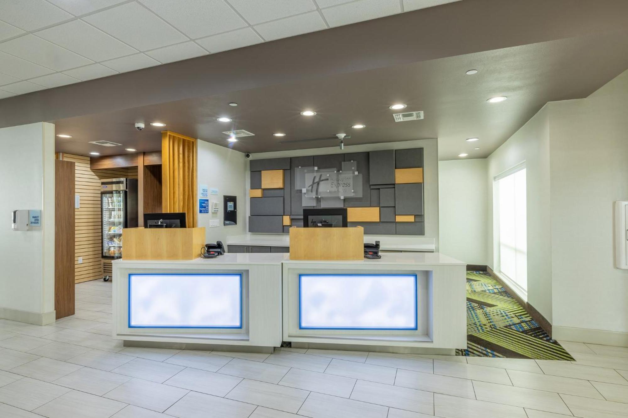 Holiday Inn Express & Suites - Lindale By Ihg Exteriér fotografie