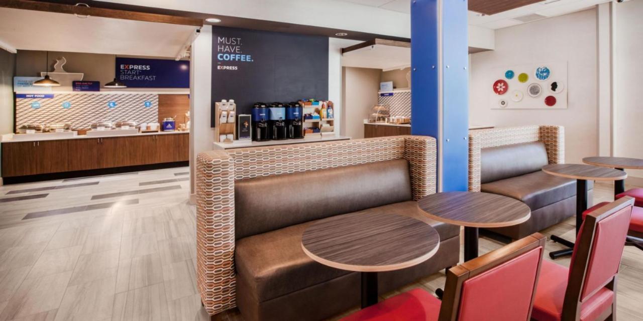Holiday Inn Express & Suites - Lindale By Ihg Exteriér fotografie